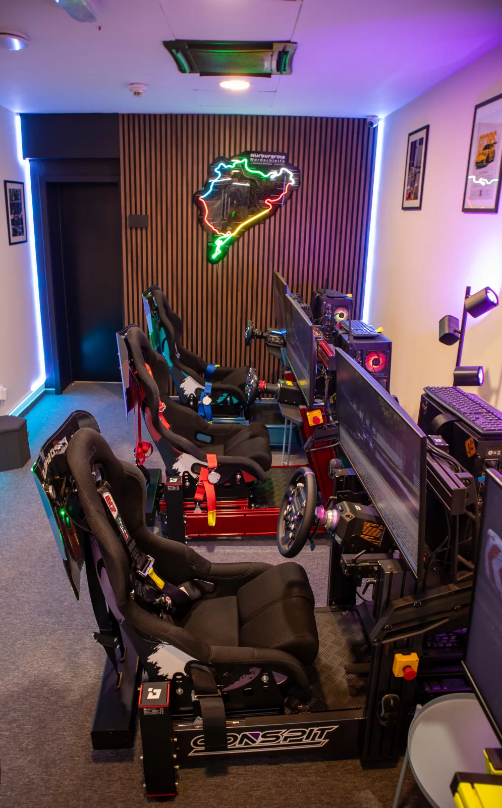 Racing simulators at Virtual Gozsdu